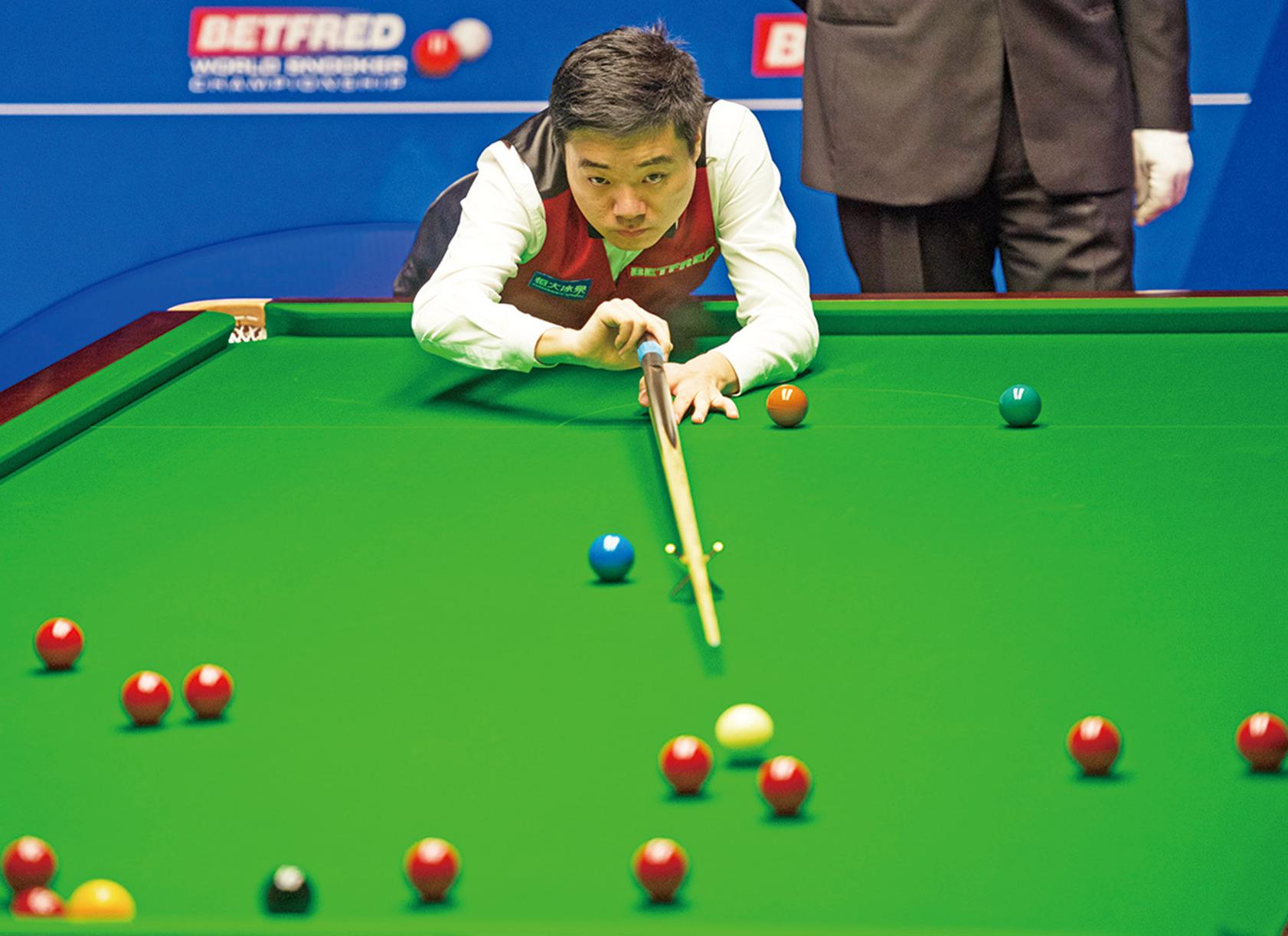 队在战术执 队在战术执